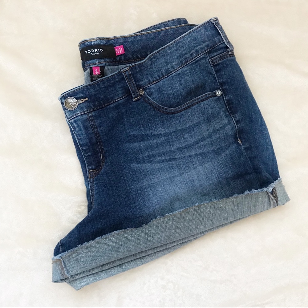 TORRID Cutoff Cuffed Sparkly Denim Shorts Size 22